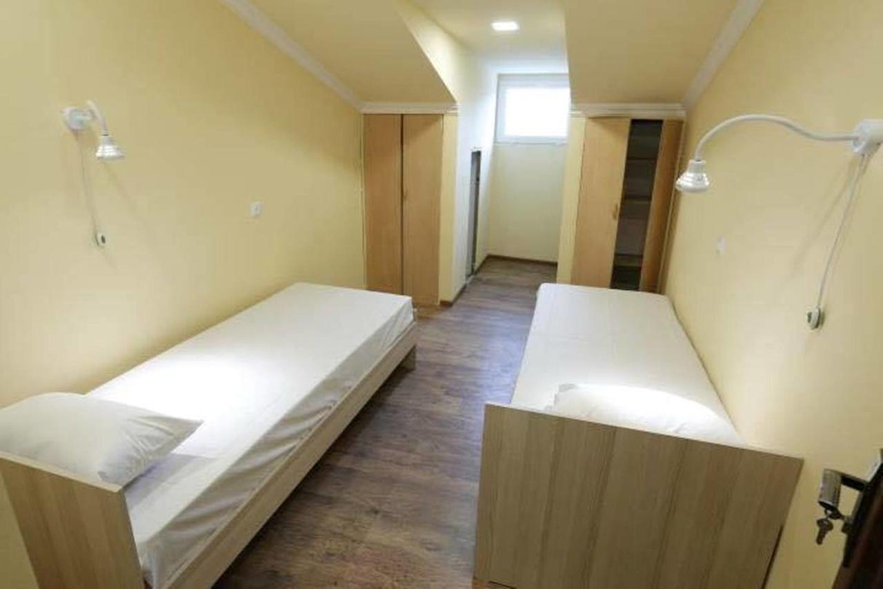 יירבאן Your Hostel מראה חיצוני תמונה