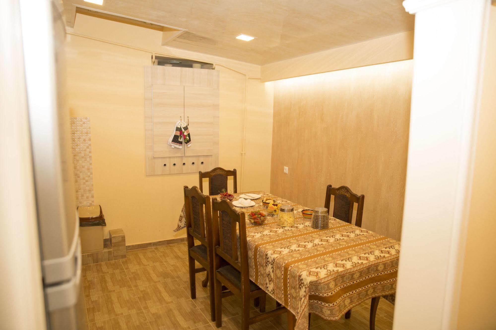 יירבאן Your Hostel מראה חיצוני תמונה