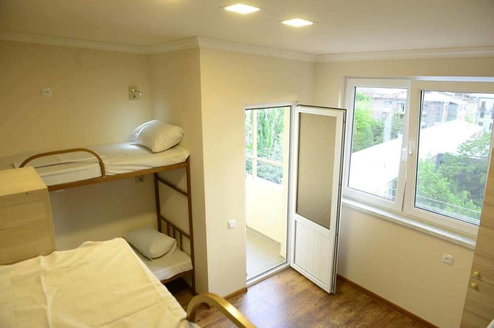 יירבאן Your Hostel מראה חיצוני תמונה