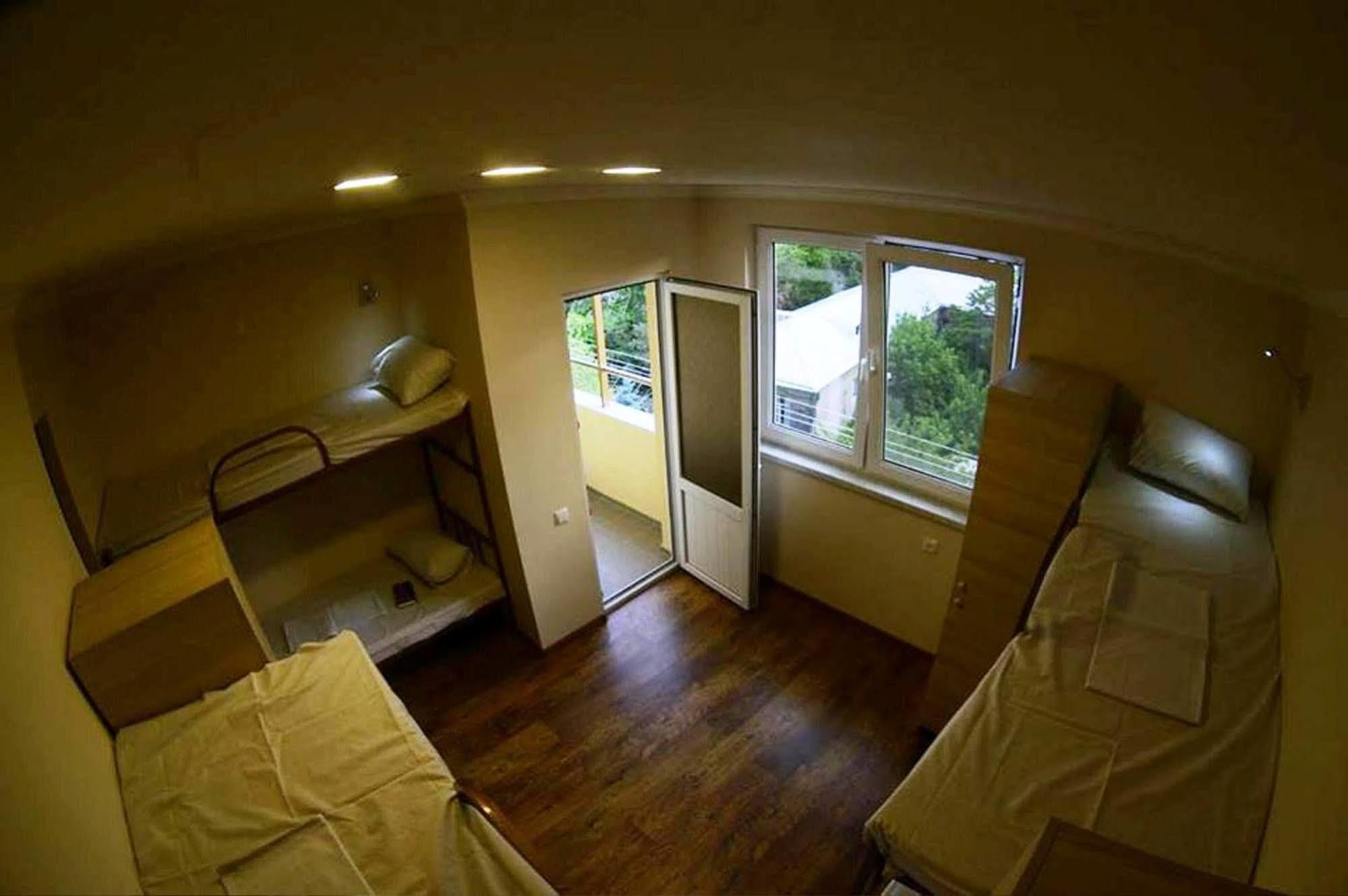 יירבאן Your Hostel מראה חיצוני תמונה