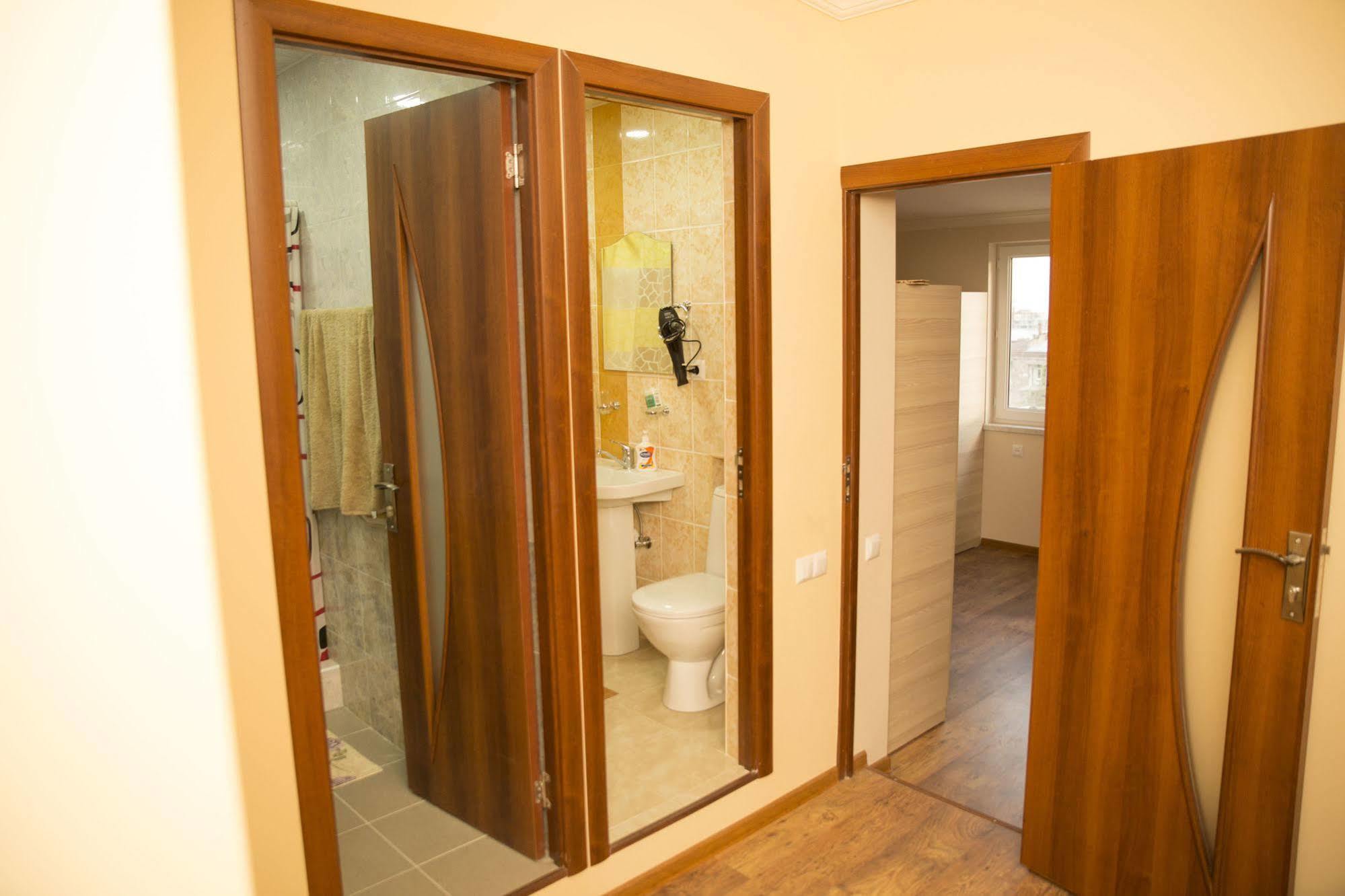 יירבאן Your Hostel מראה חיצוני תמונה